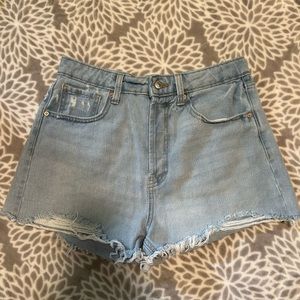wild fable cut off shorts, size 6, light wash, high waisted